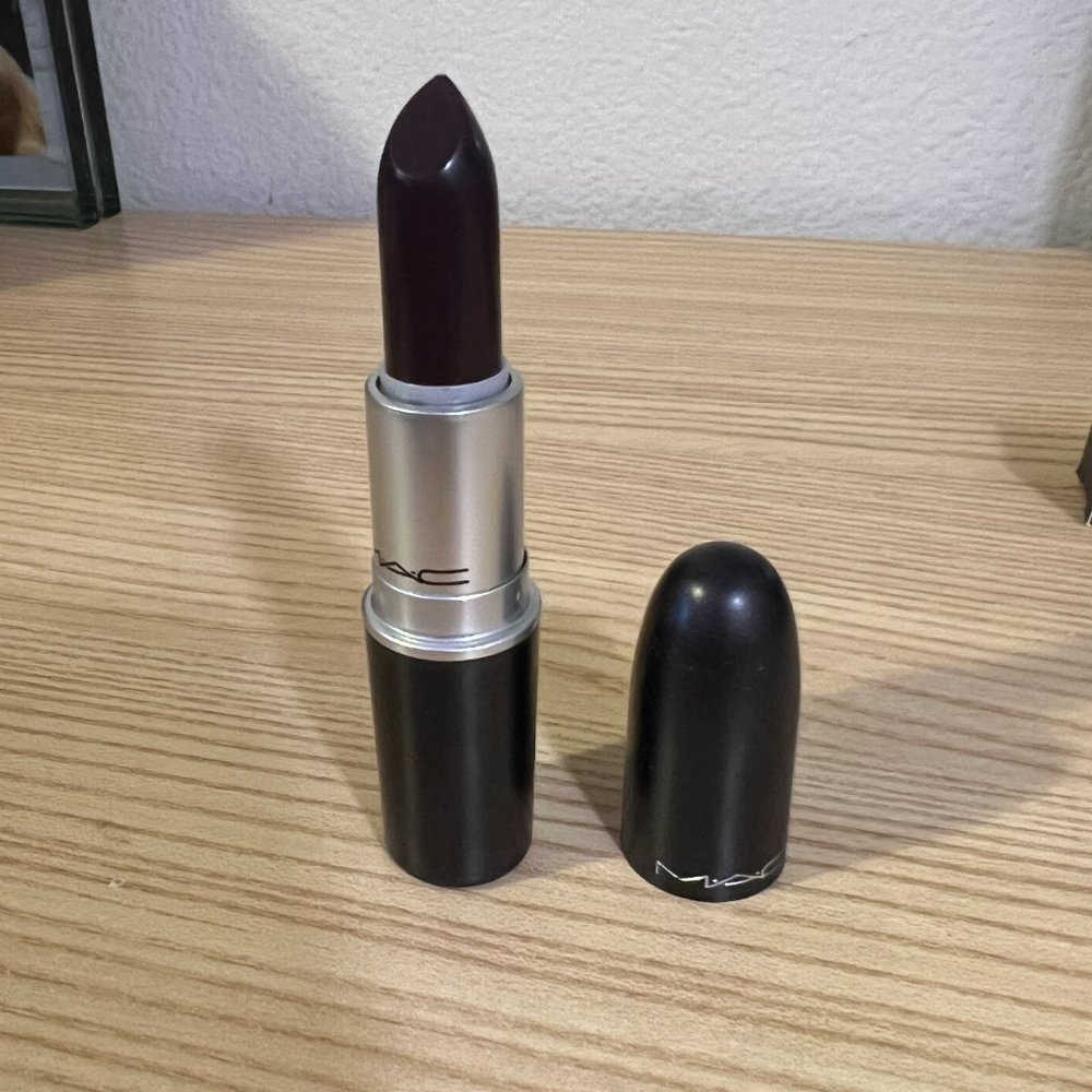 NIB - MAC Cosmetics Satin Lipstick - Cyber 805